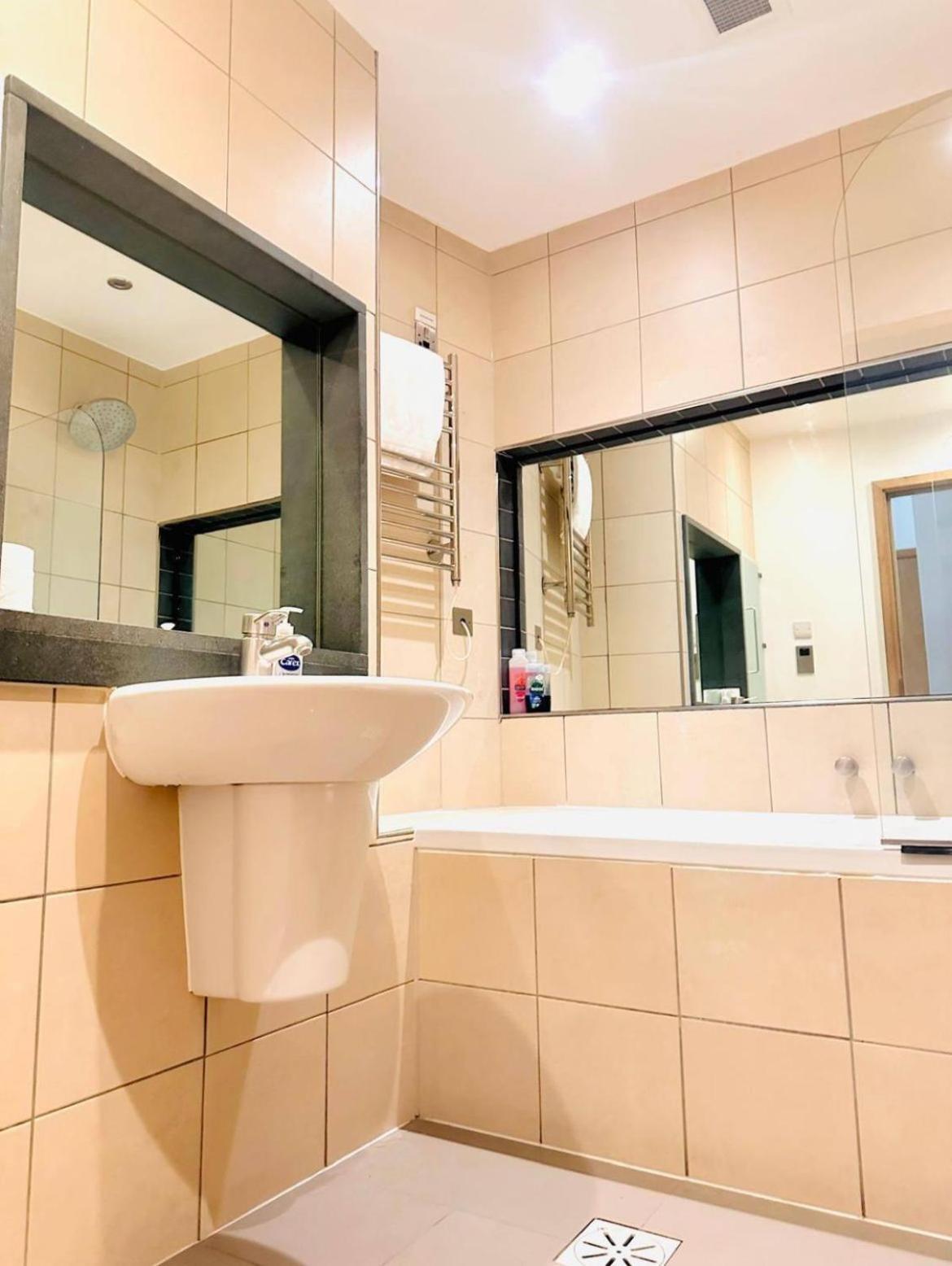 High Apartment In St James-Piccadilly Cov10 London Exteriör bild